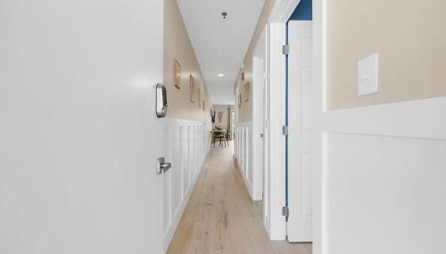 Newly Renovated Condo with Beach access steps away - Foto 2