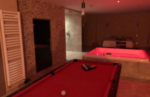 LE LOFT A BULLES (85m2 Jacuzzi Hammam Billiard Bar Douche Sauna) - Foto 33