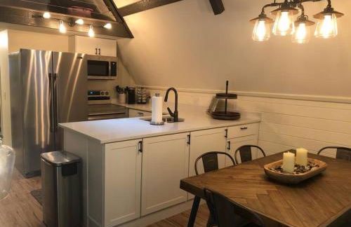 Newly renovated A-frame 5 Min walk to main street - Foto 14