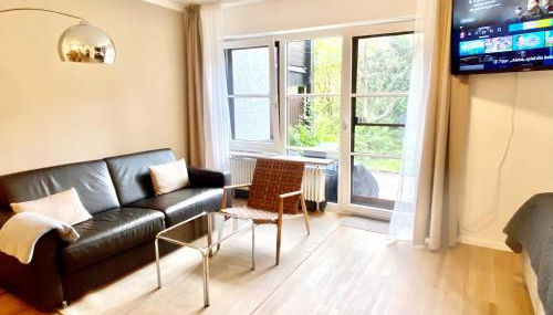 Snug Stays 2 - Design Studio am See mit Terrasse, Garten, 40m vom See - Foto 2, Garden view