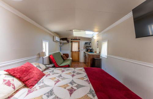 Little Red Caboose - Foto 22