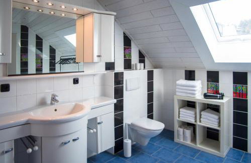 Happy Place Ferienwohnung mit Moselpanoramablick, Dachterrasse und Sauna - Foto 6