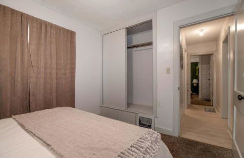 Home Sweet Home - Loft 3 BR - 1 BA WIFI SMART TV - Photo 18