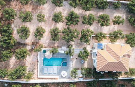 Villa Di Leon - Uniquely Designed Villa with Pool in a Picturesque Village near Famous Porto Limnionas, Offering Exceptional Hospitality By Villa Mana Gers - Photo 1