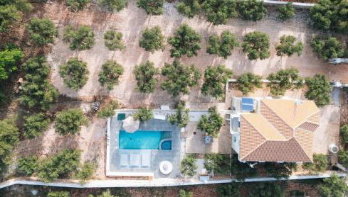 Villa Di Leon - Uniquely Designed Villa with Pool in a Picturesque Village near Famous Porto Limnionas, Offering Exceptional Hospitality By Villa Mana Gers - Foto 1