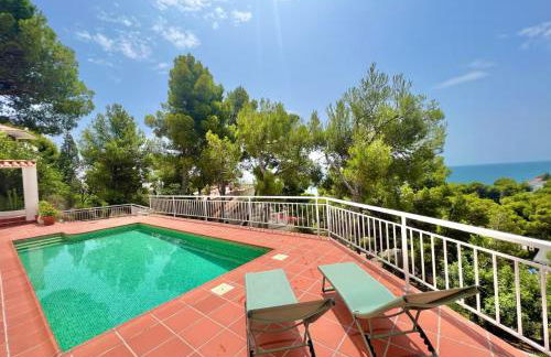 Preciosa Villa rodeada de pinos con vistas al mar - ServHouse - Photo 6