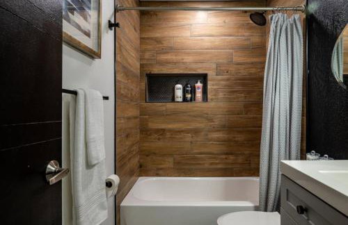 Large 2 bedroom with King bed and Patio - Foto 12