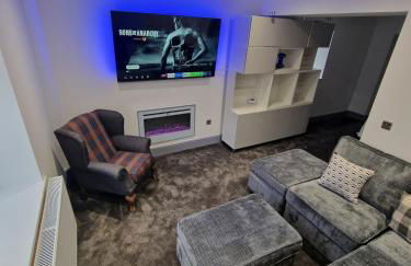 Stunning Modern Riverside Cottage - Photo 29