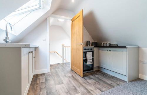 Beautiful new apartment with sheltered parking - Photo 6