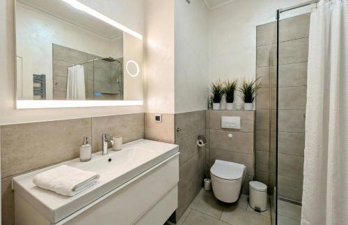 Royal Suite, 50 meters to Beach, 10th Floor, Panoramic View, Parking, Porta Mare Active & Spa - Foto 10