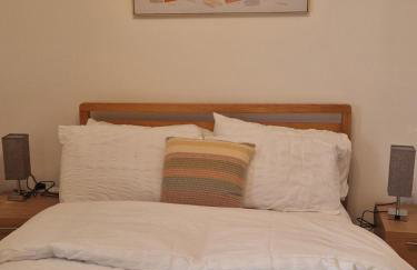 Birmingham City Centre Cosy 2 Double Bedroom Apartment Free Parking Workspace and close to O2 Arena - Photo 19