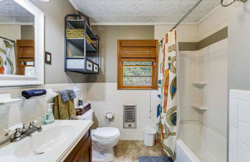 Sylva Riverfront Cabin Near WCU Pet-Friendly! - Foto 17