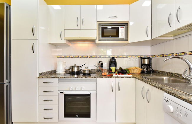 Belvilla by OYO Beach House Adelfas - Photo 7