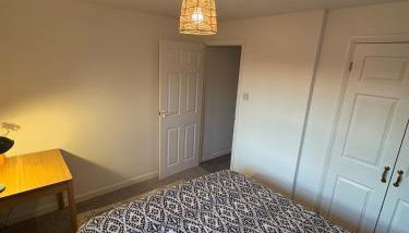 Northampton 2 King Bed SKY TV Driveway Earls Barton - Foto 3