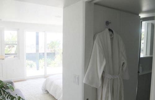 New Listing -Luxury House on the Riviera , Modern Design, and Panoramic Ocean -30 day Minimum - Foto 16