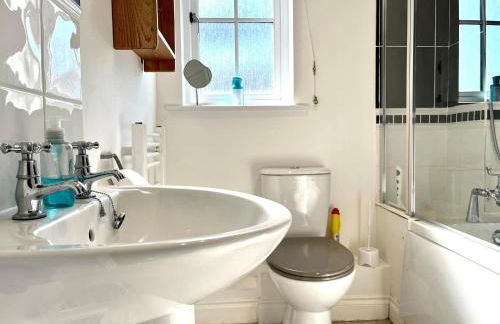 Centrally located "Spring Cottage" Perfect Ventnor Holiday Home - Foto 16