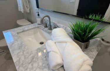 Casa 22 Luxury & Modern 3BD 2BA Home in Skokie - Photo 50