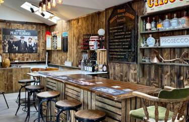 Luxury Accom with Amazing Views over Rudyard Lake - Photo 37