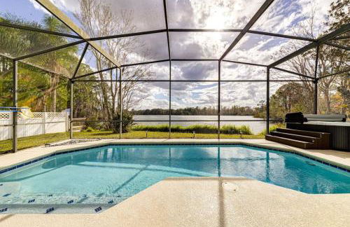 Beautiful Lake View Pool House Brand new Hot Tub - Foto 60