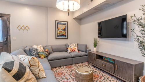 The Electric Bungalow - Photo 2