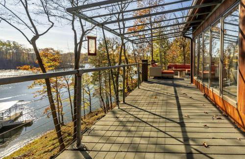 Luxury Lake House w Dock & Game Room - Photo 33