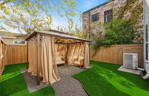 Spacious 3BR Home Near NRG Stadium, Medical Center and Downtown with Backyard, Gazebo and Fire Pit, Pet-Friendly - Foto 27