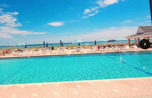 Stylish 2 bedroom home Steps from private beach - Foto 31