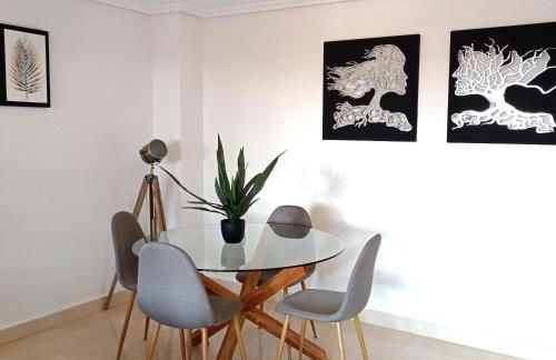 Luxury large 2 bedroom Apartment 10 min walk to Villamartin Plaza - Foto 11