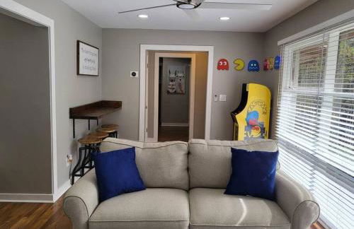 Rare Find! Private Heated Pool & Spa - Entire Home Near ATL City Center - Foto 11