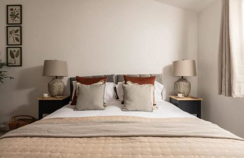 Goodwood - Modern Stay in Cotswolds with Hot Tub - Foto 13