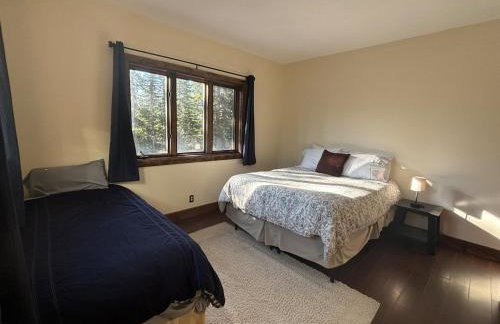 Spacious 4 Bedroom Chalet on Hiking Trails - Foto 25