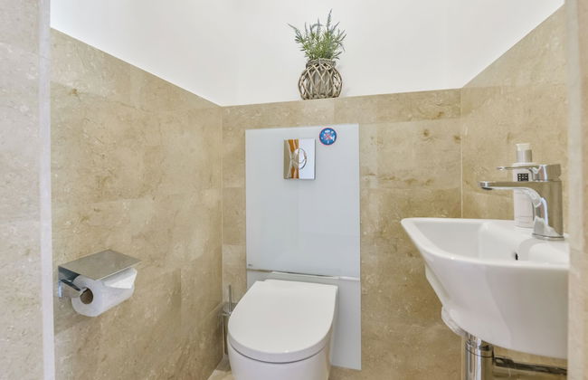 4bed Villa Sleeps 8- Pool, Garden, Bbq, Near Beach - Foto 13