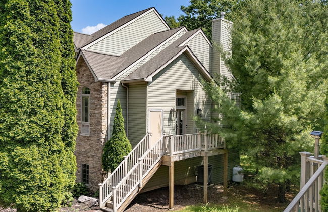 Highland Hideaway by Avantstay Group Poconos Retreat w Patio Game Room - Foto 51