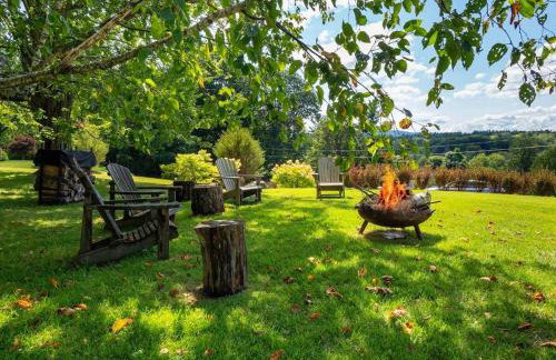 Berkshire Vacation Rentals: Centrally Located Historical Home - Foto 29