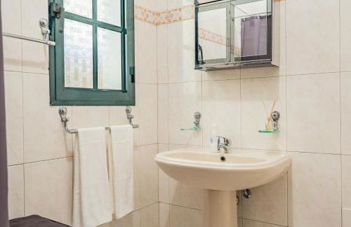 The Balcony - By Wehost - Foto 32