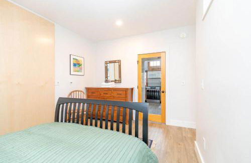 Modern Woodland Escape w Wshr dryer and Large Yard - Foto 20