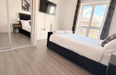 Modern 2 Bedroom Apartment - Photo 17