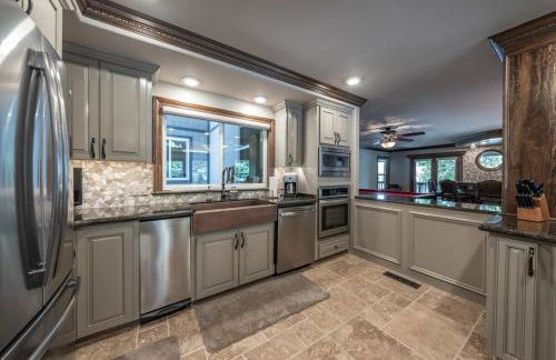 Lux Western Cabin Pool Table Ping Pong Vibes - Foto 12