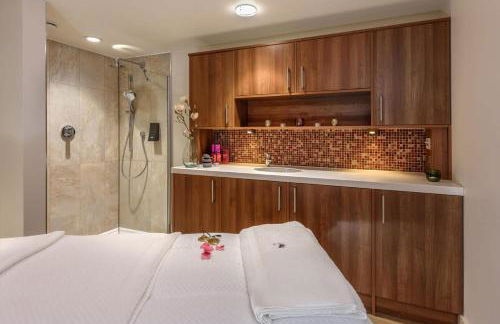 Lodge Nine for 6 with Hot Tub - Spa Resort in Devon - Foto 44