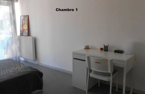 Particulier loue T3 en rez de jardin à 30 mètres de la plage avec un double box - Photo 35