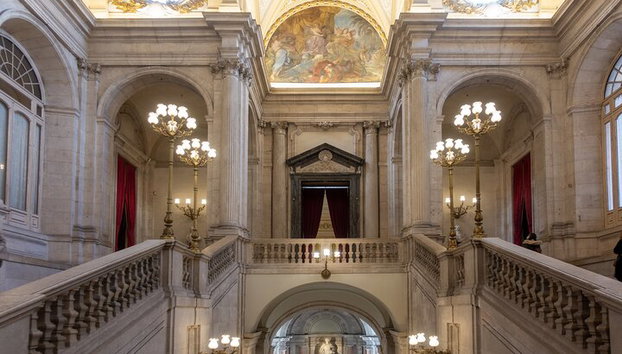 Descubra o Palácio Real de Madrid com ingresso - Foto 4