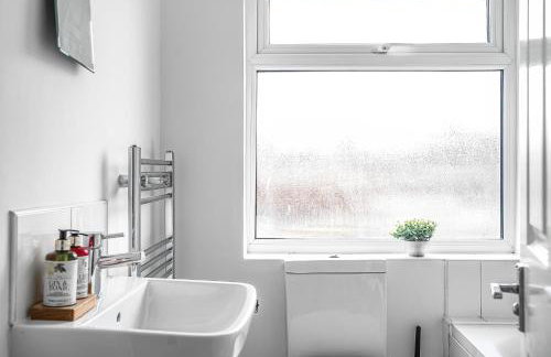 3-Bed, Sleeps 6, Near M1/M62 - Foto 16