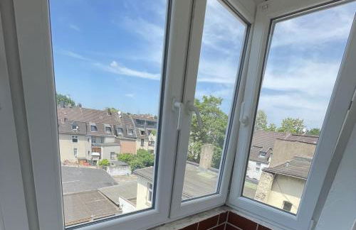 Fully equipped Apartment with Balcony in Duisburg - Photo 3