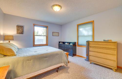 Gorgeous Lake Arbutus Getaway with Dock and Boat House - Foto 23