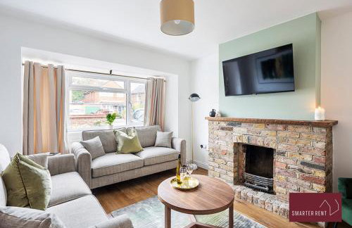 Woking -Garden Driveway Parking 4Bed - Photo 5