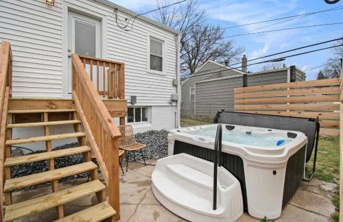 Adorable 2BR Hot Tub Close to Attractions - Foto 46