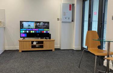 Modern and Stylish Two Bedroom Flat - Foto 9