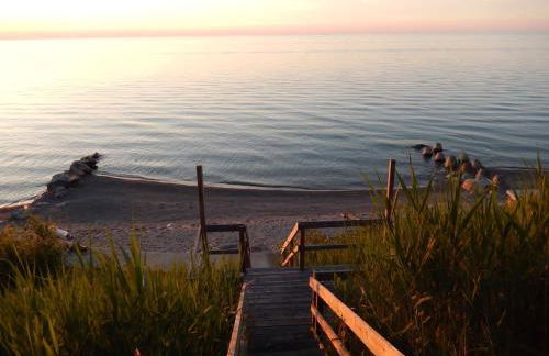 Lakefront Home in Madison - Private Beach - Photo 21