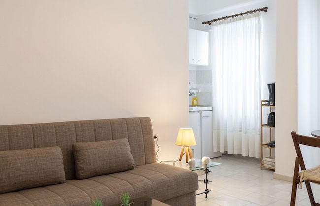 Parikia's Cute Pebble - Photo 15