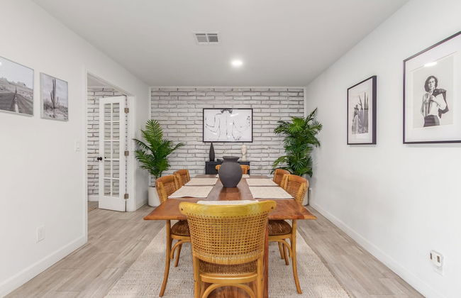 The Melrose ASU Pool Workspace Firepit - Photo 8